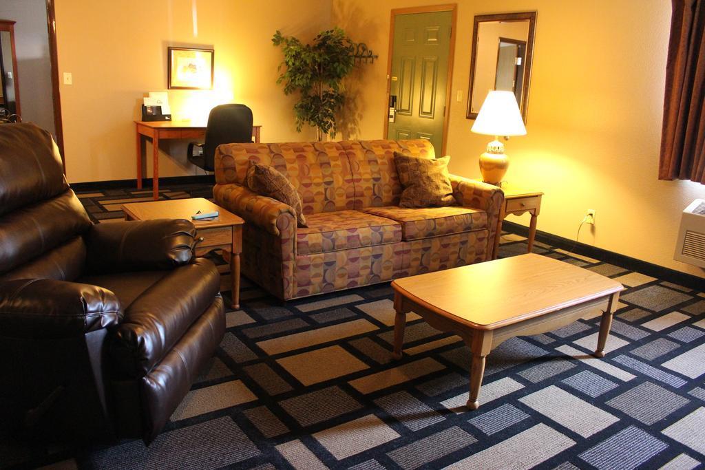 Days Inn By Wyndham Watertown Habitación foto